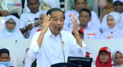 Jokowi Pemimpin Yang Mikirin Rakyat Wajahnya Banyak Kerutan Rambutnya Putih Semua