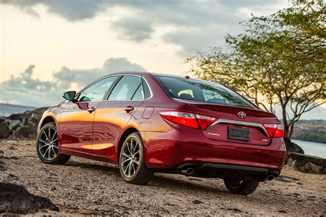 A Tale Of Three Camrys The 2015 Toyota Camry Xle Xse And Hybrid Se