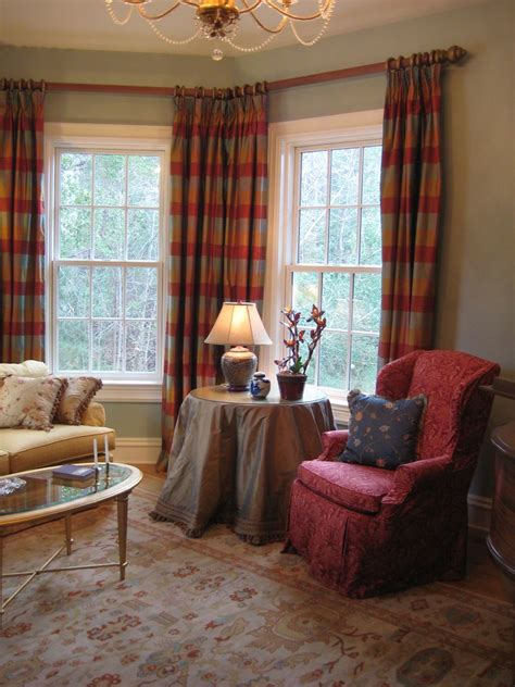 Window treatments help control sunlight and draw attention to the elegant feature. Ideas for Bay Window Treatments - Mashoid