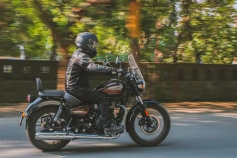 The royal enfield classic 350 continues to charm buyers, be it experienced ones or even first timers. 2020 Royal Enfield Meteor 350 Review performance mileage ...