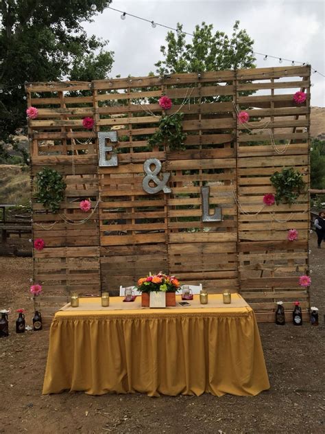 Here are several diy projects showing how you can make today we continue the pallet theme with pallet clad walls, which is a popular décor idea to make any home cozier. Wooden Pallet Appealing Ideas for Furniture and Decor | Pallets Tips