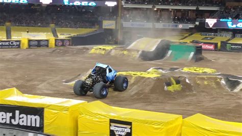 Monster jam qualcomm stadium san diego, ca 2012 son uva digger hd. Monster Jam San Diego El Toro Loco ice freestyle (Winning ...