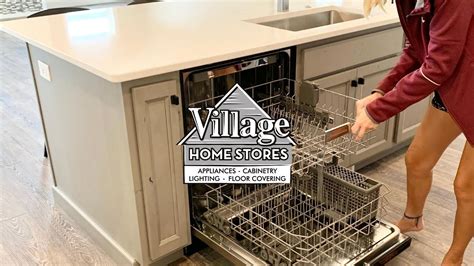 If you prefer to have a dishwasher that can run while you're watching a movie, taking zoom calls for work or just having a conversation, you need a quiet model. KitchenAid Dishwasher With 3 Racks - YouTube