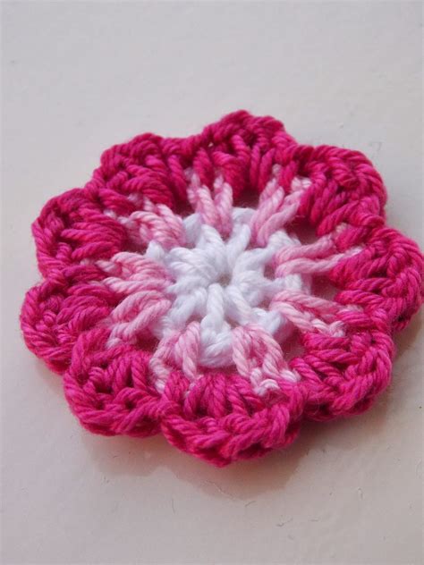 Renate S Haken En Zo Gratis Patroon Bloemetje Yarn Flowers Knitted Flowers Crochet Flower
