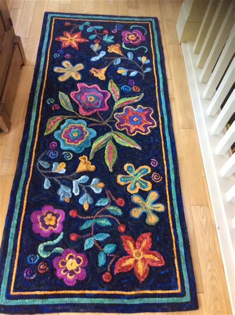 Best 2730 Traditional Rug Hooking Images On Pinterest