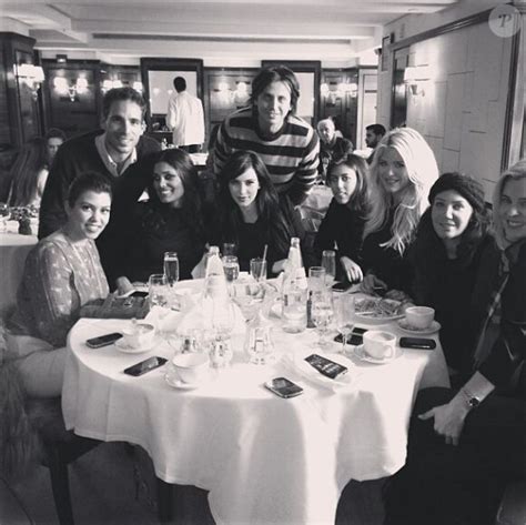 Vidéo Kim Kardashian postait sur Instagram cette photo du déjeuner pour l anniversaire de