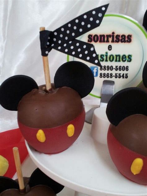 Manzana Cubierta De Chocolate Y Decorada Mickey Mouse Minnie Mouse