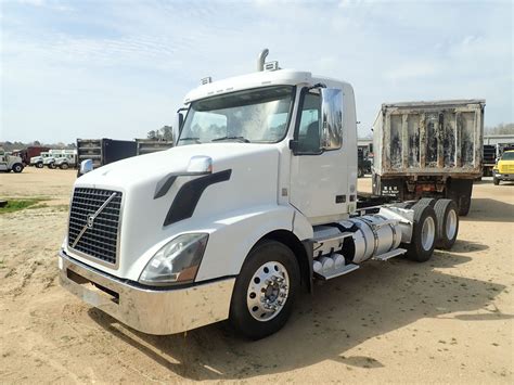 2014 Volvo Vn Day Cab Truck Jm Wood Auction Company Inc