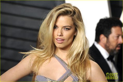 Hailey Clauson Shows Off Her Sports Illustrated Figure At Oscars 2016