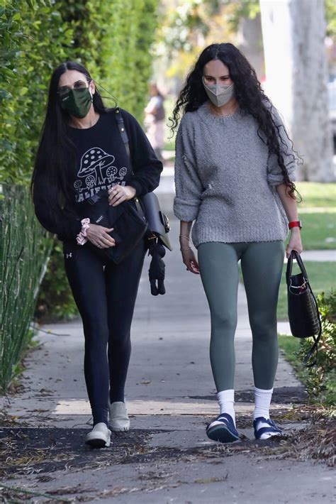 Demi moore and her daughters rumer, scout and tallullah modeled matching bathing suits in collaboration with inclusive brand andie — photos. Demi Moore Gets In A Workout With Daughter Rumer Willis ...