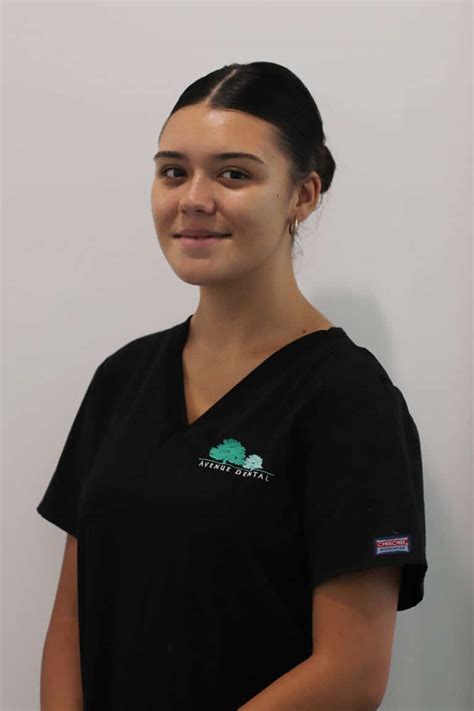 Chloe Dental Assistant Avenue Dental North Lakes