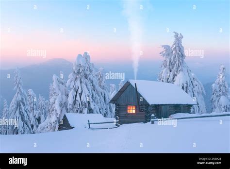 Chimney Smoke Cabin Hi Res Stock Photography And Images Alamy