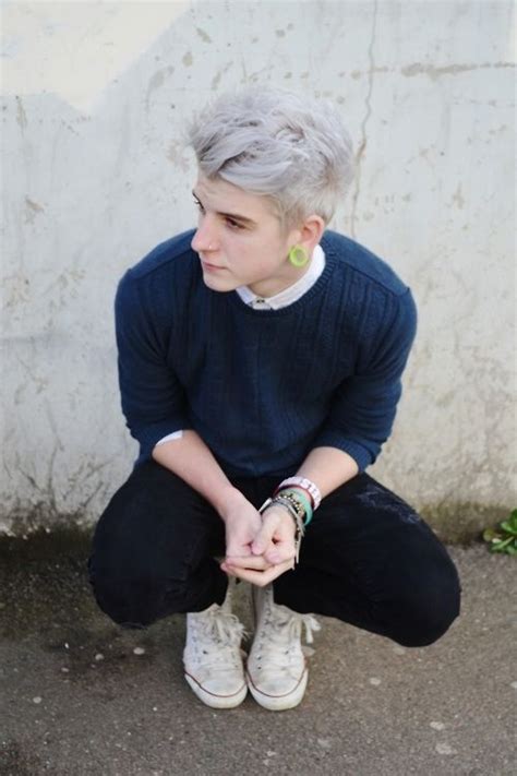 Even if we like it or not, millions of people are affected by grey sometimes we choose to hide our graying hair because you are seeing perfect looking people everywhere, in the newspaper, in magazines or on television. Sexy and Gray | Time for the Holidays