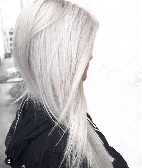 Colore Capelli Icy White Il Biondo Platino Per Chiome Corte E Lunghe Ashy Hair Dark