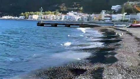 Lipari Partono Gli Ultimi Turisti E I Gabbiani Si Impossessano Della