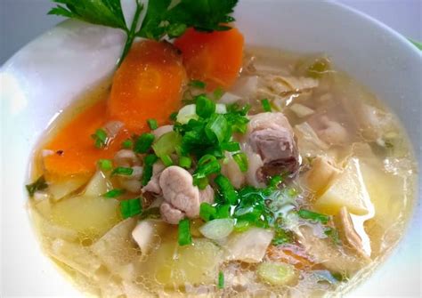 Kepada yang pernah atau selalu ke thailand mesti anda pernah rasa dan nikmati kan sup ayam thai di sana kan? Resep Sup Ayam kembang tahu oleh sakurakichan - Cookpad
