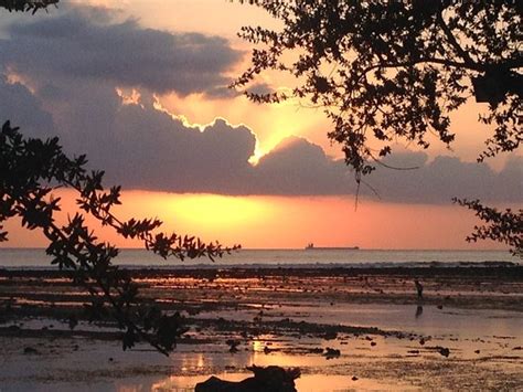 Unforgettable Sunset Picture Of Serene Sunset Gili Trawangan