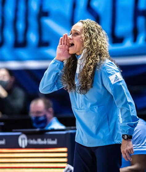 Why Uri Should Keep Women S College Basketball Coach Tammi Reiss