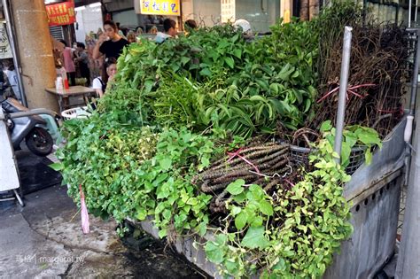 石城 大里 大溪 龜山 外澳 頭城 頂埔 礁溪 四城 宜蘭 二結 中里 羅東 冬山 新馬 永樂 東澳 南澳 武塔 漢本 蘇澳新 蘇澳. 台南永樂市場美食｜富盛號碗粿。水仙宮青草茶 @瑪格。圖寫生活