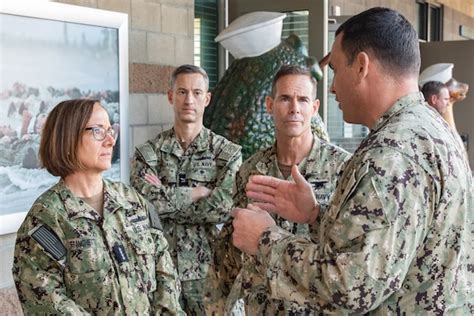 Vice Chief Of Naval Operations Visits Naval Special Warfare Center U