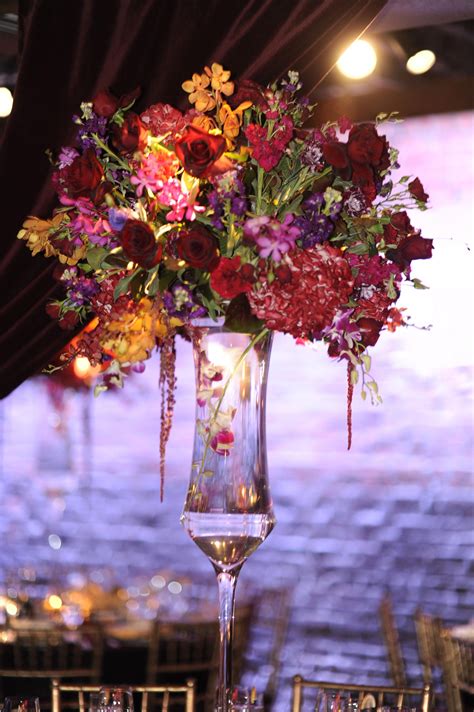 Gorgeous Weddingparty Table Centerpieces With Deep Red Purple Pink