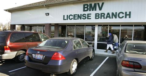 ACLU sues BMV over English-only Indiana Driver's Manual