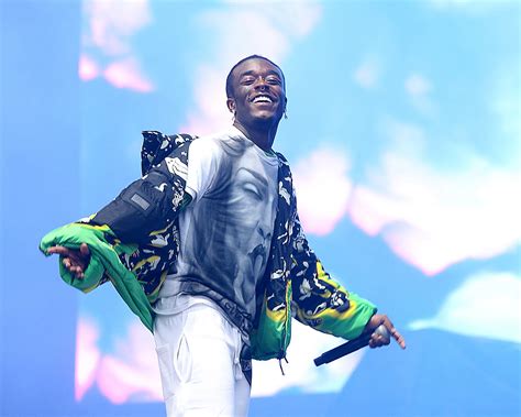 Dec 05, 2019 · angesagte musikstars wie lil uzi vert oder sängerin billie eilish integrieren ähnliche stilelemente wie gebrauchte bandshirts oder bunte haare in ihre looks. ACL Live Review: Lil Uzi Vert: First weekend no-show puts ...