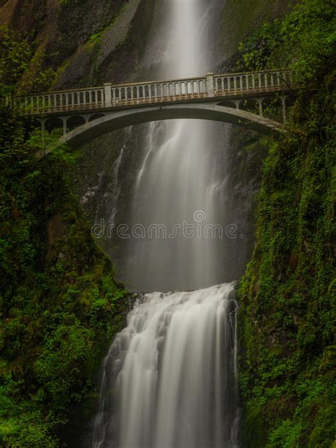 Multnomah Falls With Historic Bridge Stock Image Image Of Nature