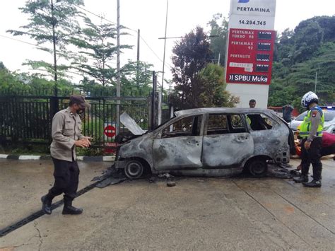 Mobil Ludes Terbakar Saat Isi Bbm Di Spbu Mukakuning Batam Batamnews