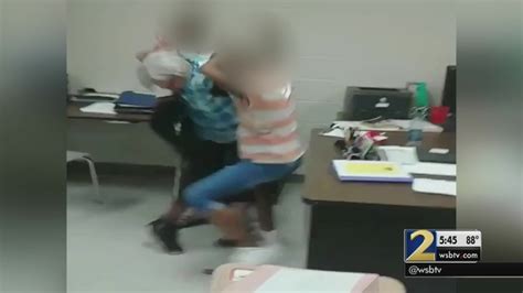 Video Teacher Is Repeatedly Slapped During Fight Between Students Wsb Tv