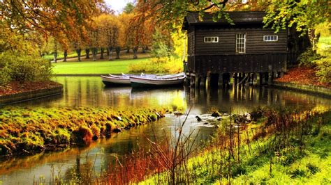 Картинки река домик лодка лес вода зелень деревья тишина