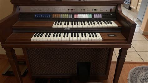 Lowrey Holiday Deluxe Organ Ebay