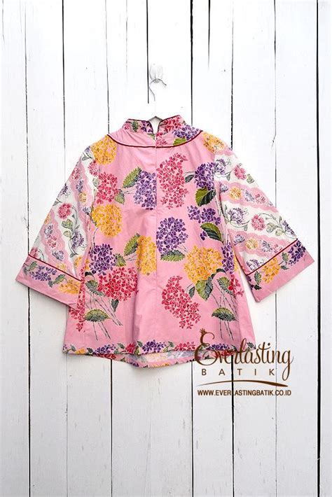 Kain jarik gendong merupakan atribut terpenting bagi seorang penjual jamu gendong untuk berbagai macam pilihan model baju dari kain sarung tersedia untuk anda, seperti 100% polyester. Model Baju Dari Kain Jarik Gendong : Gendong Thania Sakit ...