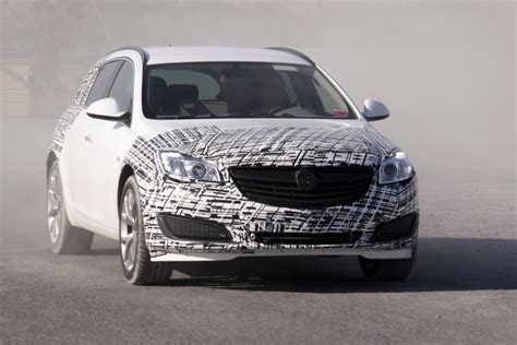 Ich ihn fragte, ob er der neue kollege ist, lächelte er. Erwischt: Opel Insignia Facelift - Mehr als nu rein ...