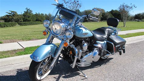 I love the road king it is a great all aroung bike. 2007 Harley-Davidson Road King Classic | W171 | Kissimmee 2015