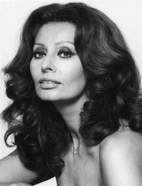 10 Retro Hairstyles That Still Look Trendy | Sophia loren, Sophia loren
