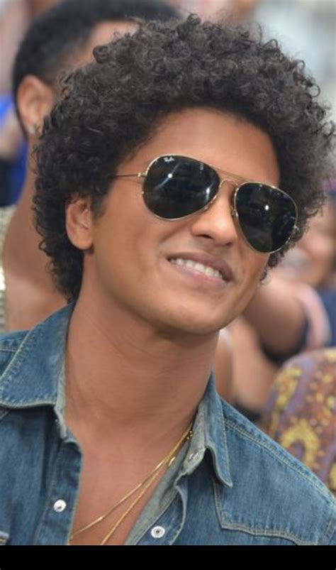 Bruno Mars Got One Hot Smile Bruno Mars Style Sex Appeal Just The Way Hairstyle Singer