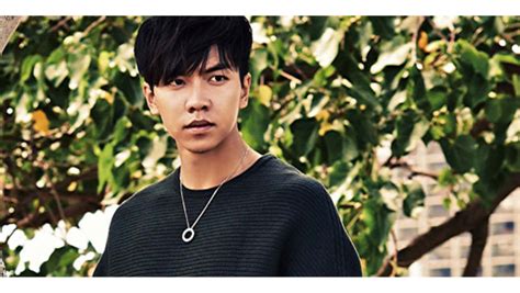 Lee Seung Gi To Briefly Meet Fans Upon Completing His Military Service