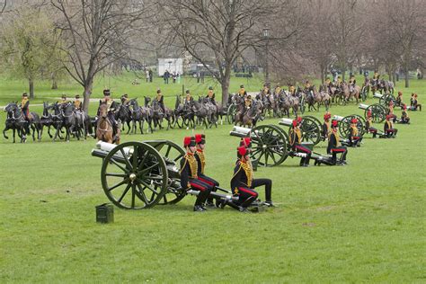 News Story Royal Horse Artillery Fire 41 Gun Salute For Queens
