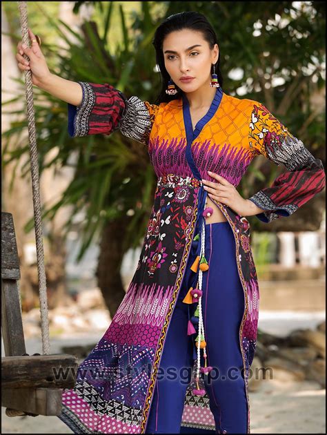 We have gathered amazing kurta. Summer Fashion Lawn Kurti Designs Trends Latest Collection ...