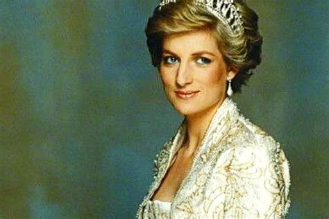 Remembering Princess Diana Fashion 10 Photos That Show Her Impeccable