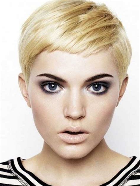 16 Most Popular Short Hairstyles For Women In Winter Coiffure
