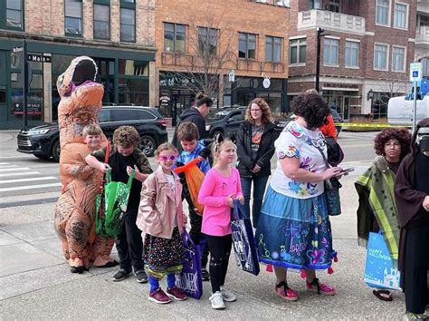 Tots Trick Or Treat Around Downtown Midland