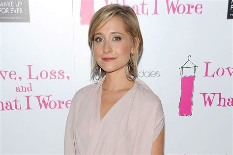 Smallville S Allison Mack May Be Negotiating Plea To ‘cruel And