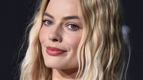 Margot Robbie Created A Fake Twitter Account For Bombshell Research
