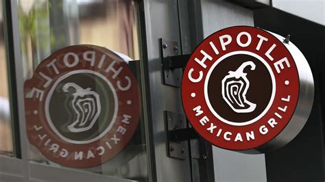 Chipotle Hiring 19,000 For Busy ‘Burrito Season’