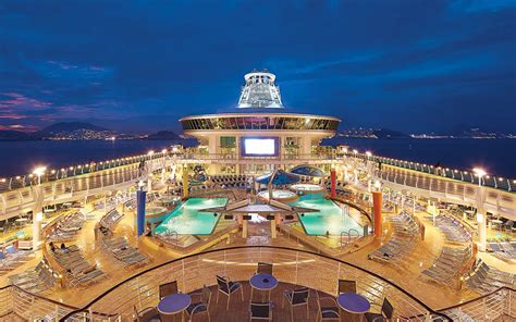 Royal Caribbeans Mariner Of The Seas Cruise Ship 2019 2020 And 2021