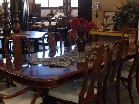 It provides seating for four to eight people in classic style! Consign of the Times: Queen Anne Mahogany Dining Room ...