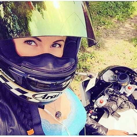 Olga Pronina Le Foto Della Sexy Motociclista Russa Motociclismo