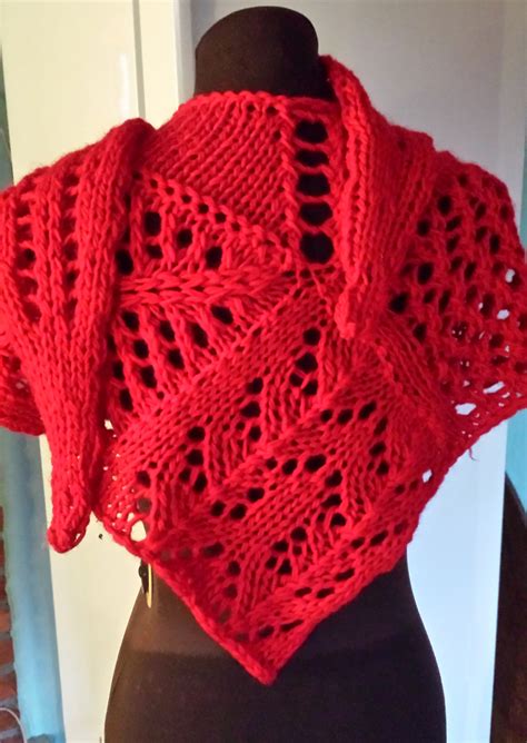 If shawl knitting has ever crossed your mind you are going to need to know how to do a shawl starting tab. Shawls for Bulky Yarn Knitting Patterns | In the Loop Knitting